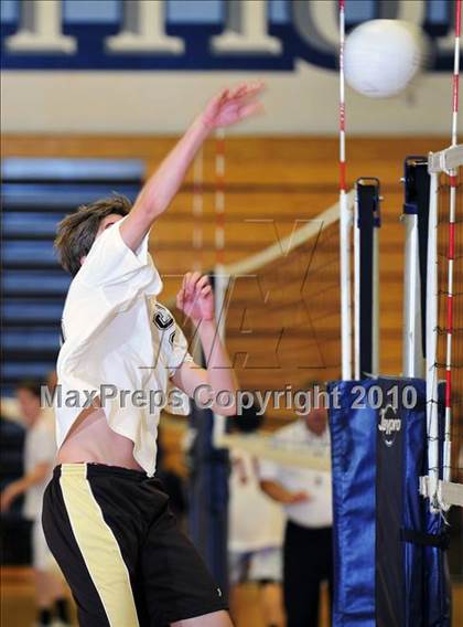 Thumbnail 1 in Montebello vs. St. Francis photogallery.