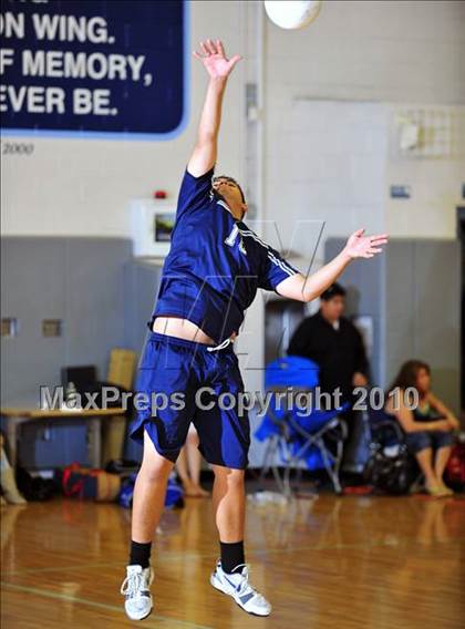 Thumbnail 2 in Montebello vs. St. Francis photogallery.