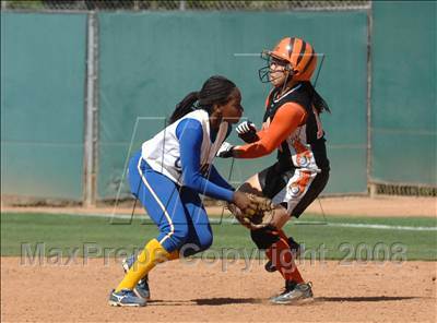 Thumbnail 2 in Lincoln vs. Crenshaw (CIF LA City Section Invitational) photogallery.