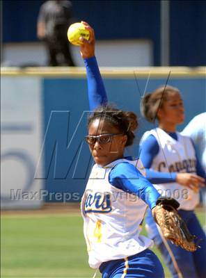 Thumbnail 1 in Lincoln vs. Crenshaw (CIF LA City Section Invitational) photogallery.