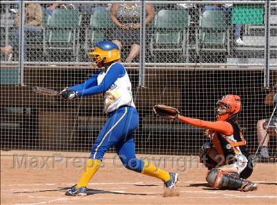 Thumbnail 2 in Lincoln vs. Crenshaw (CIF LA City Section Invitational) photogallery.