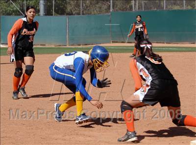 Thumbnail 2 in Lincoln vs. Crenshaw (CIF LA City Section Invitational) photogallery.