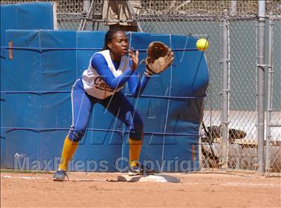 Thumbnail 2 in Lincoln vs. Crenshaw (CIF LA City Section Invitational) photogallery.