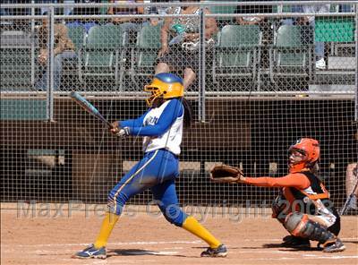 Thumbnail 2 in Lincoln vs. Crenshaw (CIF LA City Section Invitational) photogallery.