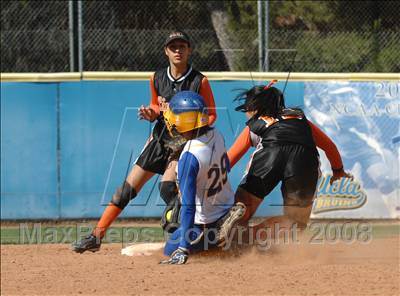 Thumbnail 3 in Lincoln vs. Crenshaw (CIF LA City Section Invitational) photogallery.