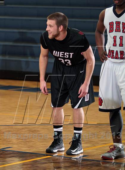 Thumbnail 2 in Belton-Honea Path vs  Morristown-Hamblen West (Seymour Chistmas Classic) photogallery.