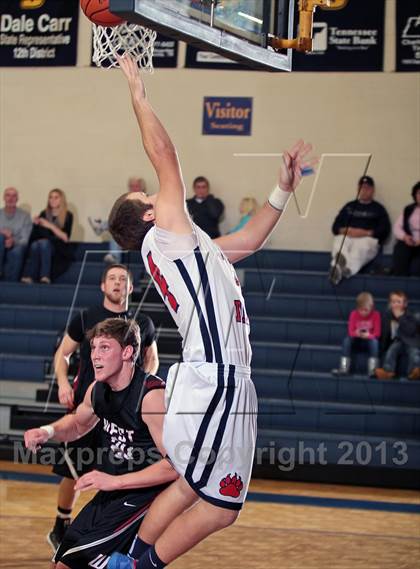 Thumbnail 1 in Belton-Honea Path vs  Morristown-Hamblen West (Seymour Chistmas Classic) photogallery.