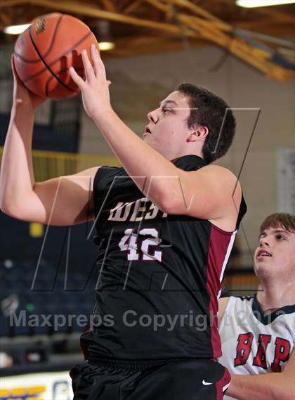 Thumbnail 3 in Belton-Honea Path vs  Morristown-Hamblen West (Seymour Chistmas Classic) photogallery.
