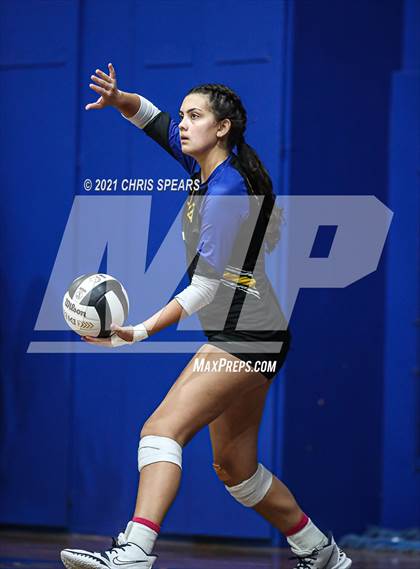 Thumbnail 3 in St. John Lutheran vs. Redeemer Christian photogallery.