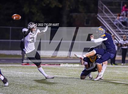 Thumbnail 2 in Lebanon vs. Mooresville (IHSAA 4A Sectional First Round) photogallery.