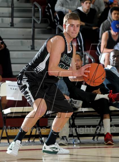 Thumbnail 2 in Columbia Christian vs. Jackson (MaxPreps Holiday Classic) photogallery.