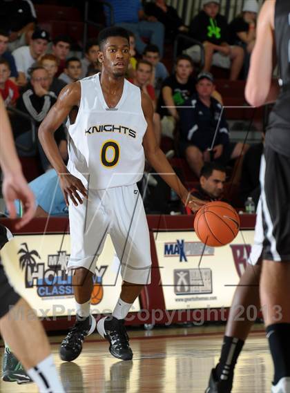 Thumbnail 3 in Columbia Christian vs. Jackson (MaxPreps Holiday Classic) photogallery.