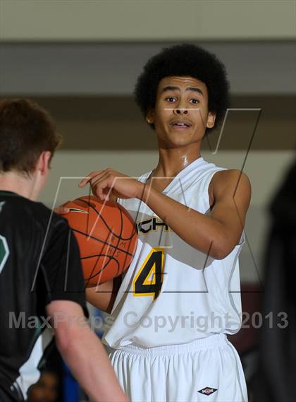 Thumbnail 1 in Columbia Christian vs. Jackson (MaxPreps Holiday Classic) photogallery.