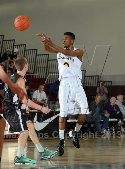 Thumbnail 1 in Columbia Christian vs. Jackson (MaxPreps Holiday Classic) photogallery.