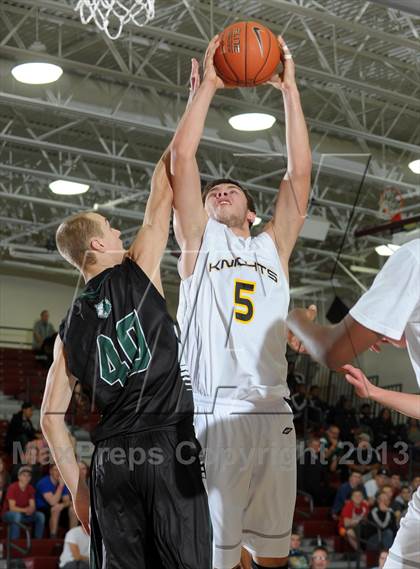 Thumbnail 1 in Columbia Christian vs. Jackson (MaxPreps Holiday Classic) photogallery.