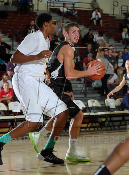 Thumbnail 2 in Columbia Christian vs. Jackson (MaxPreps Holiday Classic) photogallery.