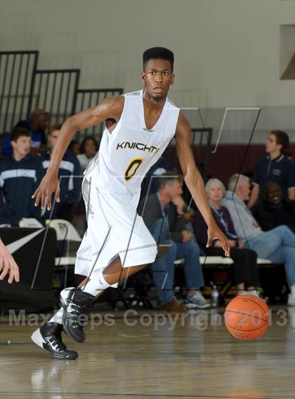 Thumbnail 3 in Columbia Christian vs. Jackson (MaxPreps Holiday Classic) photogallery.
