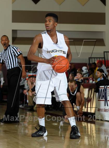 Thumbnail 3 in Columbia Christian vs. Jackson (MaxPreps Holiday Classic) photogallery.