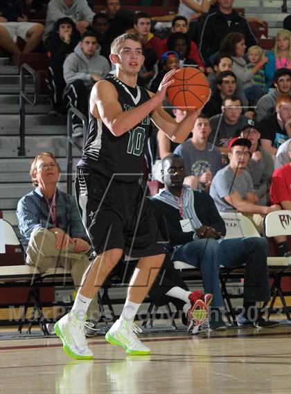 Thumbnail 1 in Columbia Christian vs. Jackson (MaxPreps Holiday Classic) photogallery.