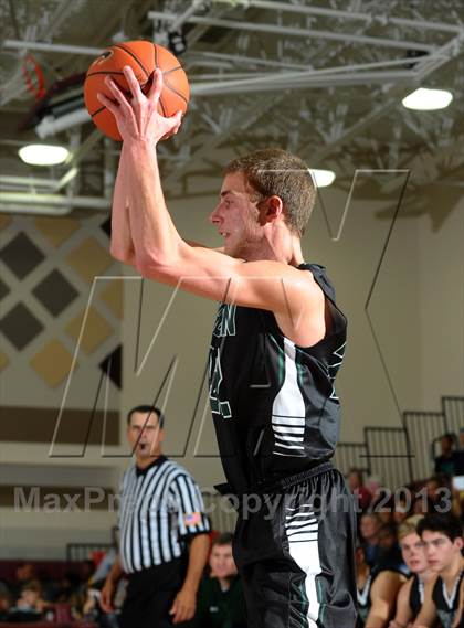 Thumbnail 1 in Columbia Christian vs. Jackson (MaxPreps Holiday Classic) photogallery.