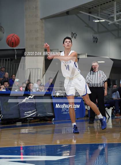 Thumbnail 2 in Hamilton Heights Christian Academy @ McCallie (Dr Pepper Classic) photogallery.