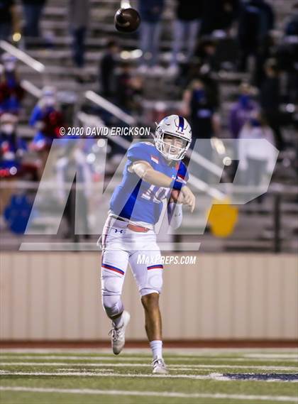 Thumbnail 1 in Graham vs Perryton (UIL 4A Area Playoff) photogallery.