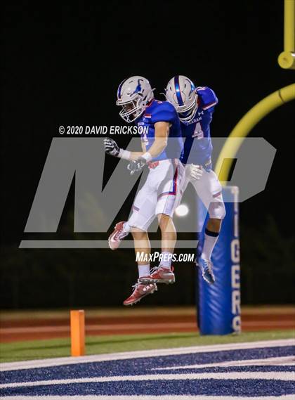 Thumbnail 2 in Graham vs Perryton (UIL 4A Area Playoff) photogallery.