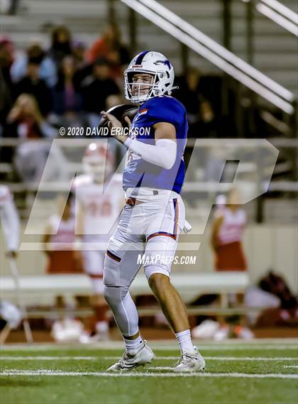 Thumbnail 2 in Graham vs Perryton (UIL 4A Area Playoff) photogallery.
