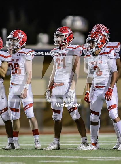 Thumbnail 2 in Graham vs Perryton (UIL 4A Area Playoff) photogallery.