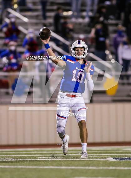 Thumbnail 3 in Graham vs Perryton (UIL 4A Area Playoff) photogallery.