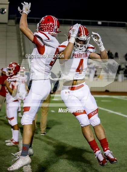 Thumbnail 2 in Graham vs Perryton (UIL 4A Area Playoff) photogallery.