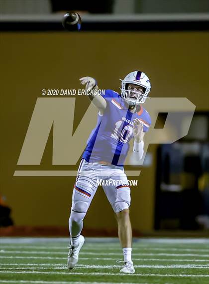 Thumbnail 2 in Graham vs Perryton (UIL 4A Area Playoff) photogallery.