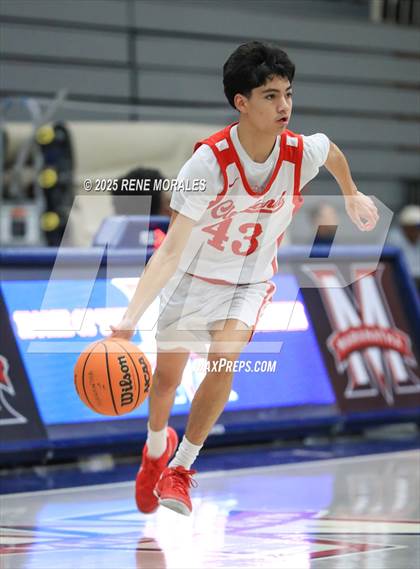 Thumbnail 1 in Brentwood School vs Cleveland (Crown City Round Ball Classic) photogallery.