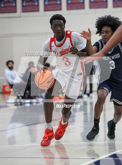 Thumbnail 3 in Brentwood School vs Cleveland (Crown City Round Ball Classic) photogallery.