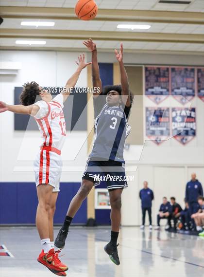 Thumbnail 3 in Brentwood School vs Cleveland (Crown City Round Ball Classic) photogallery.