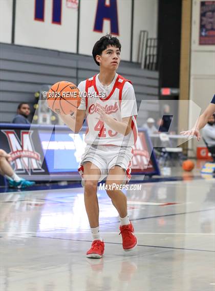 Thumbnail 2 in Brentwood School vs Cleveland (Crown City Round Ball Classic) photogallery.