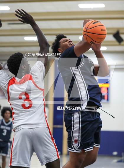 Thumbnail 2 in Brentwood School vs Cleveland (Crown City Round Ball Classic) photogallery.