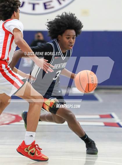 Thumbnail 2 in Brentwood School vs Cleveland (Crown City Round Ball Classic) photogallery.