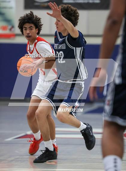 Thumbnail 1 in Brentwood School vs Cleveland (Crown City Round Ball Classic) photogallery.