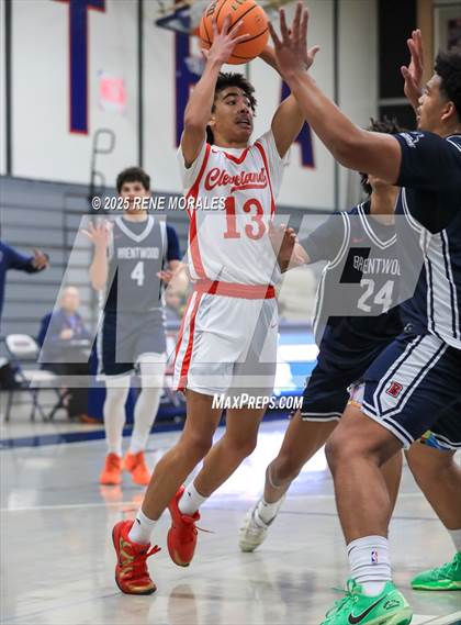 Thumbnail 3 in Brentwood School vs Cleveland (Crown City Round Ball Classic) photogallery.