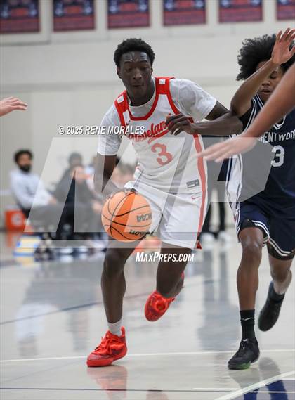 Thumbnail 1 in Brentwood School vs Cleveland (Crown City Round Ball Classic) photogallery.