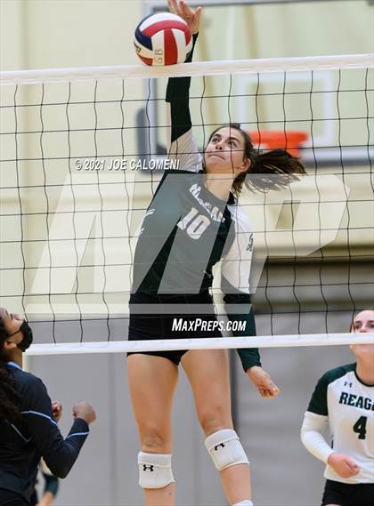 Thumbnail 2 in Reagan [Ronald] vs Harlan photogallery.
