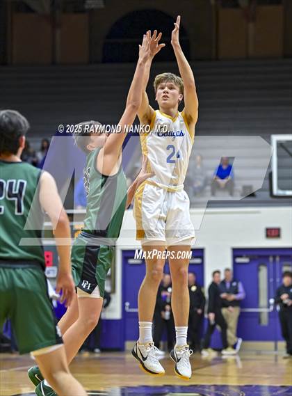 Thumbnail 3 in Pendleton Heights vs. Greenfield-Central (IHSAA 4A Section 9 First Round) photogallery.