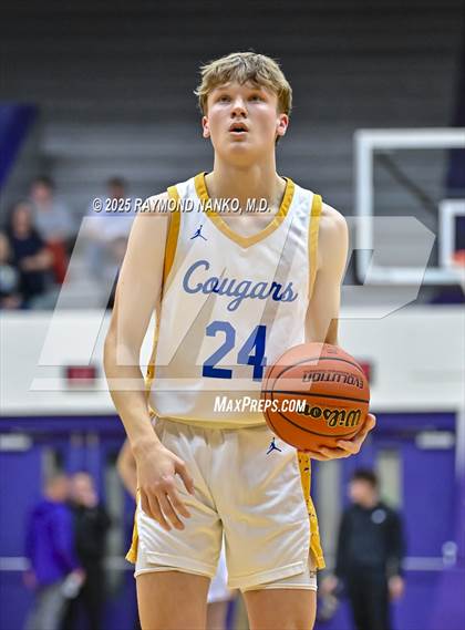 Thumbnail 3 in Pendleton Heights vs. Greenfield-Central (IHSAA 4A Section 9 First Round) photogallery.