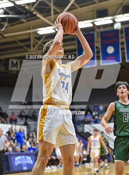 Thumbnail 3 in Pendleton Heights vs. Greenfield-Central (IHSAA 4A Section 9 First Round) photogallery.