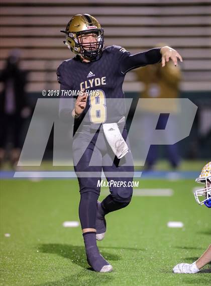 Thumbnail 3 in Brock vs. Clyde (UIL 3A Division 1 Region 1 Bi-District) photogallery.