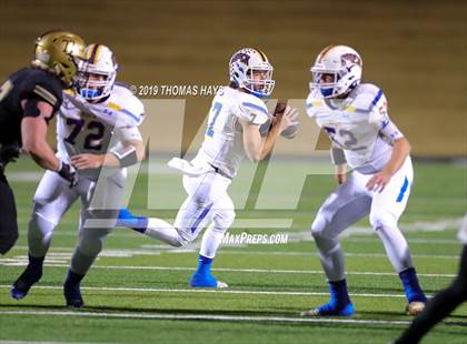 Thumbnail 3 in Brock vs. Clyde (UIL 3A Division 1 Region 1 Bi-District) photogallery.