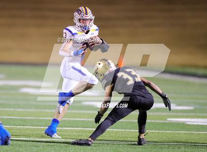 Thumbnail 1 in Brock vs. Clyde (UIL 3A Division 1 Region 1 Bi-District) photogallery.