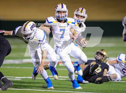 Thumbnail 3 in Brock vs. Clyde (UIL 3A Division 1 Region 1 Bi-District) photogallery.
