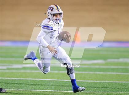 Thumbnail 2 in Brock vs. Clyde (UIL 3A Division 1 Region 1 Bi-District) photogallery.